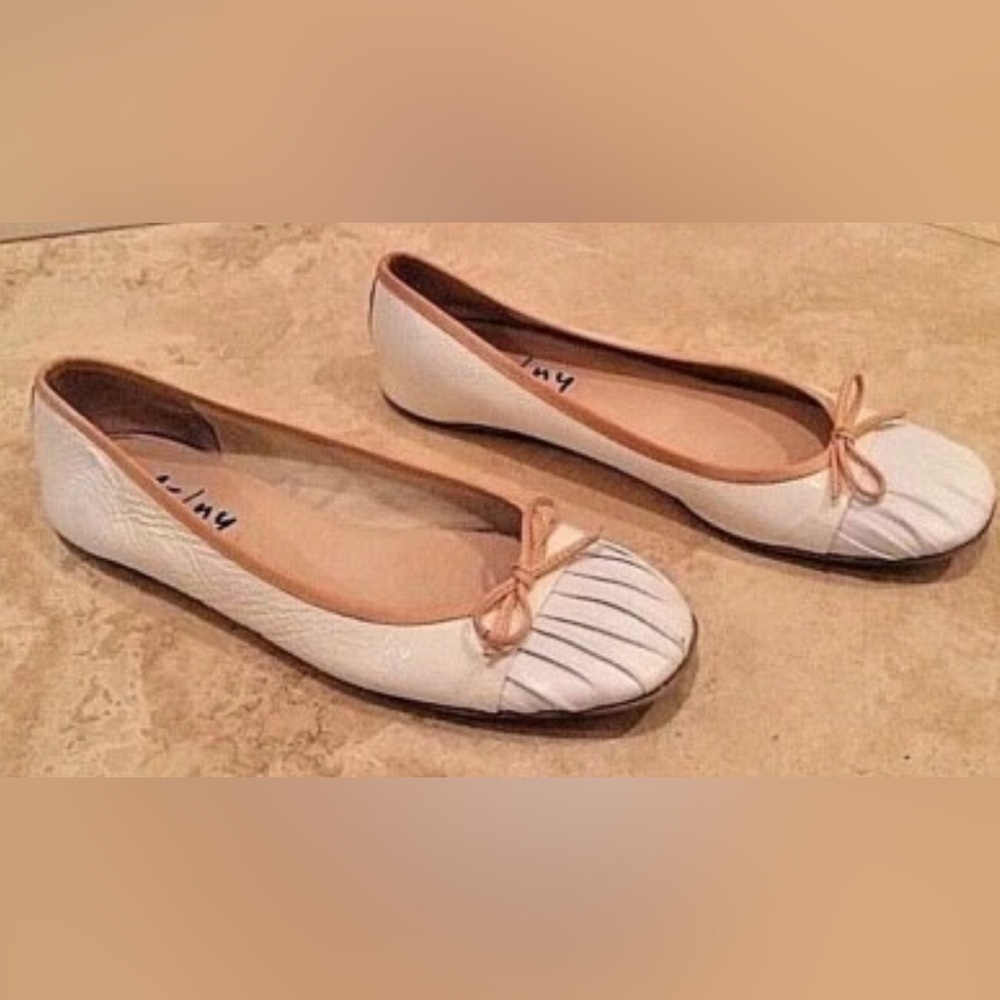 FS/NY Patent Leather Flats Ivory White Tan Capped Toe Bow Ballet Flats 9M Italy - Picture 8 of 11